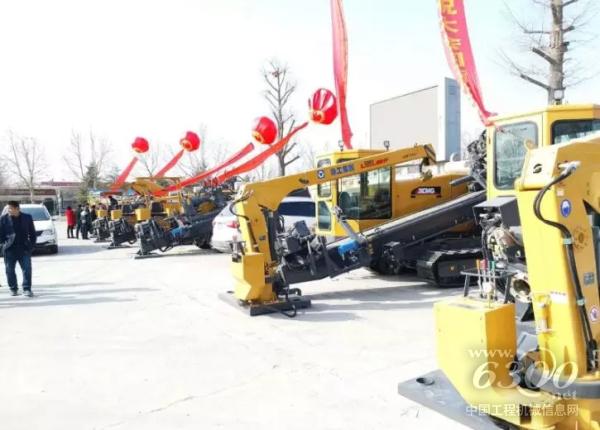 在暖春订货会上的徐工<a href=http://product.d1cm.com/shuipingzuan/ target=_blank>水平定向钻</a>机